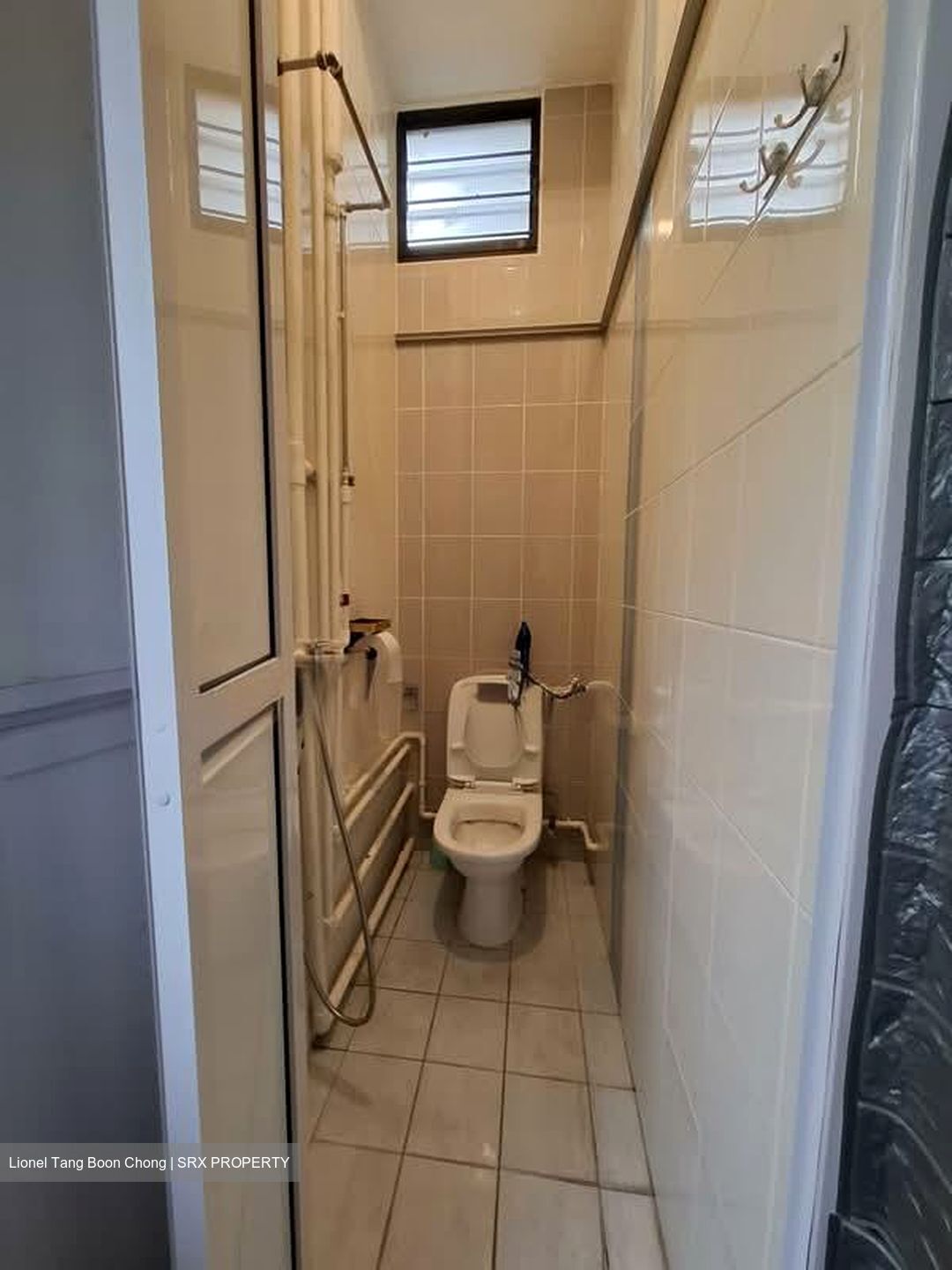 Hougang Avenue 1 (D19), Shop House #581731851